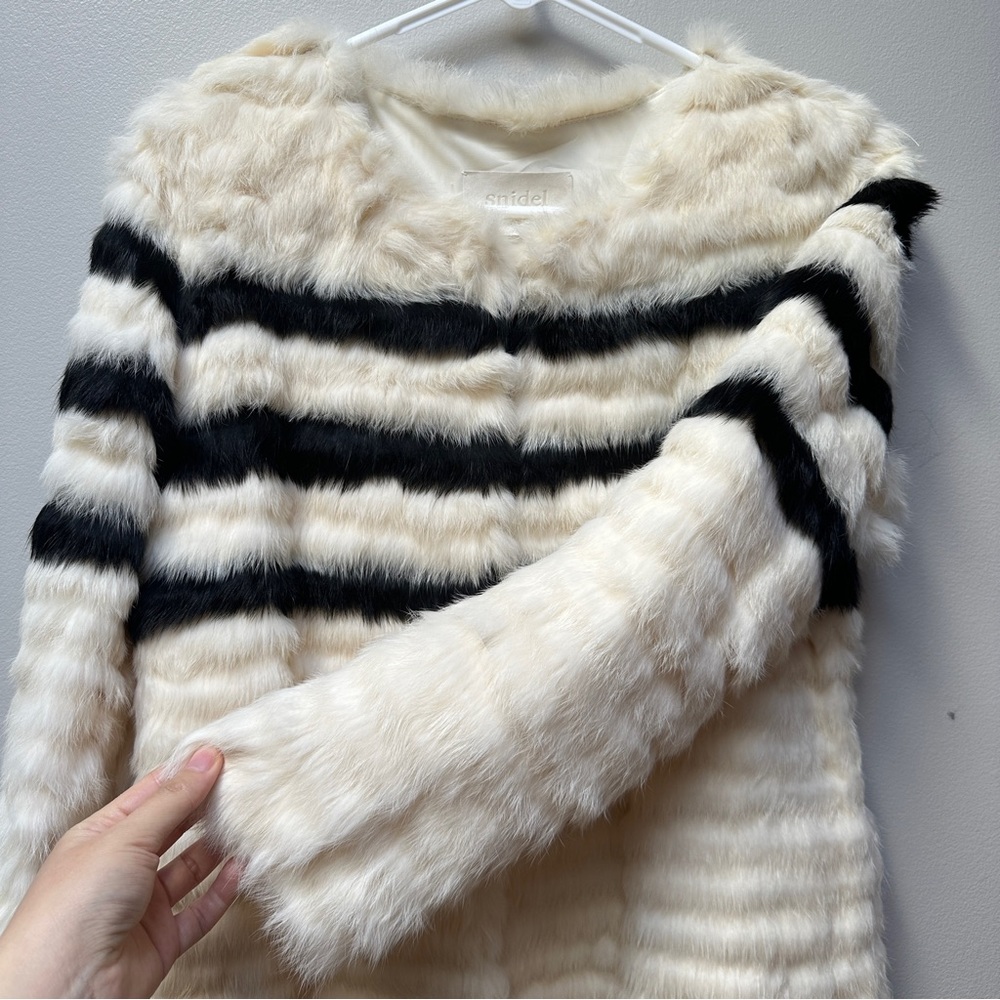Snidel Rabbit Fur Coat - Picture 6 of 15